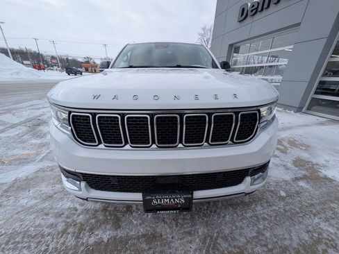 Used 2024 Jeep Wagoneer Series III image 9
