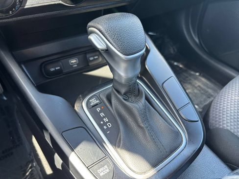 Used 2025 Kia Soul LX w/ LX Technology Package FWD image 41