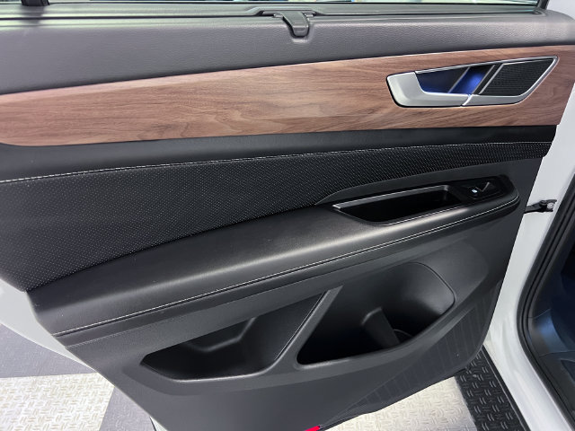 Certified 2024 Volkswagen Atlas SE FWD image 18