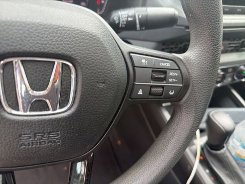 Used 2023 Honda Accord EX image 17