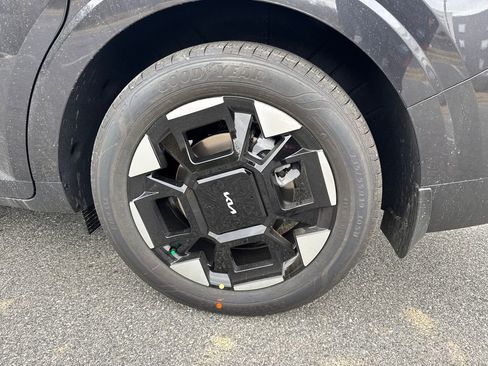 New 2026 Kia Carnival EX image 19