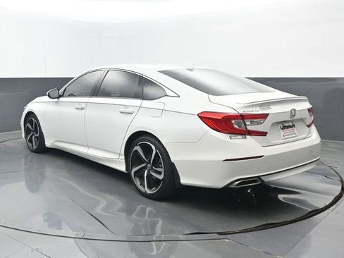 Used 2018 Honda Accord Sport image 3
