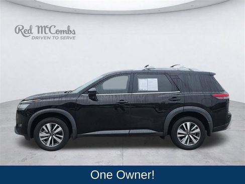Used 2023 Nissan Pathfinder SL w/ Black Appearance Package FWD image 2