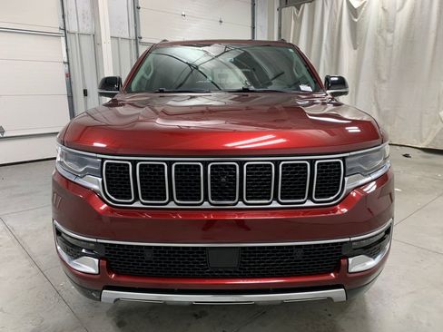 Used 2023 Jeep Wagoneer Series III w/ Rear Seat Video Group 1 image 14