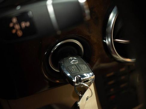 Used 2014 Mercedes-Benz GLK 350 4MATIC image 25