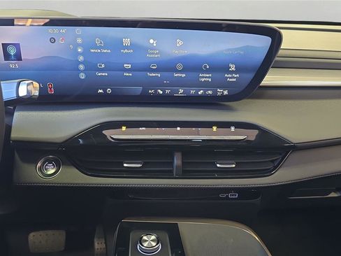 Used 2025 Buick Enclave Avenir w/ Super Cruise Package image 27