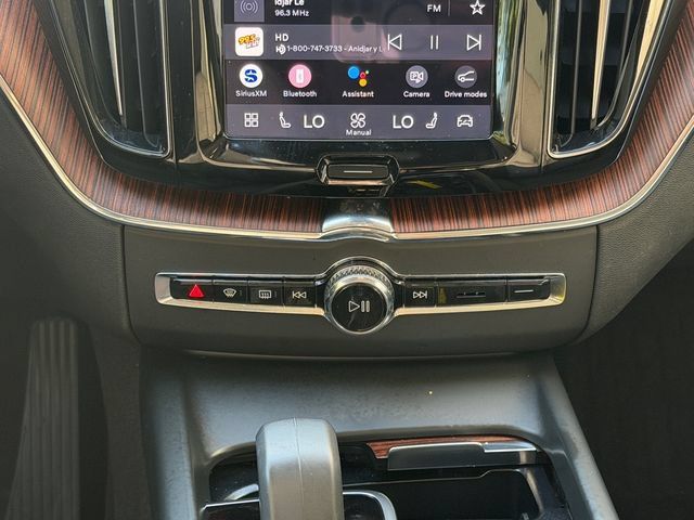 Certified 2024 Volvo XC60 B5 Plus AWD/4WD image 18