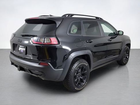 Used 2022 Jeep Cherokee Latitude AWD/4WD image 3