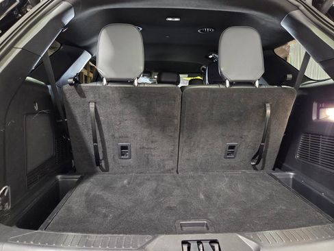 Used 2025 Ford Explorer ST-Line w/ ST-Line Street Pack image 23