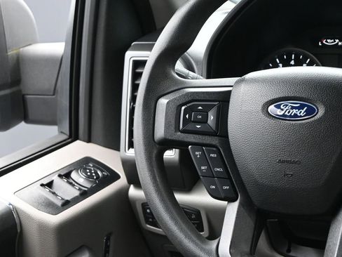 Used 2017 Ford F150 XLT image 26