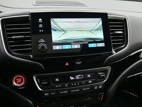 Used 2020 Honda Pilot Touring image 13