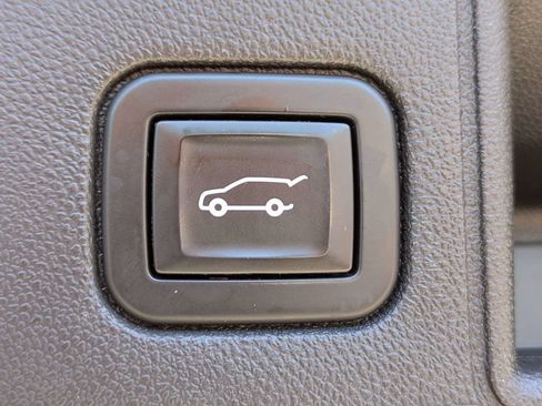 Used 2021 GMC Terrain SLT FWD image 13