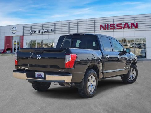 Certified 2017 Nissan Titan SV image 7