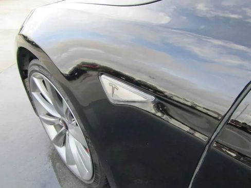 Used 2015 Tesla Model S 85D image 31