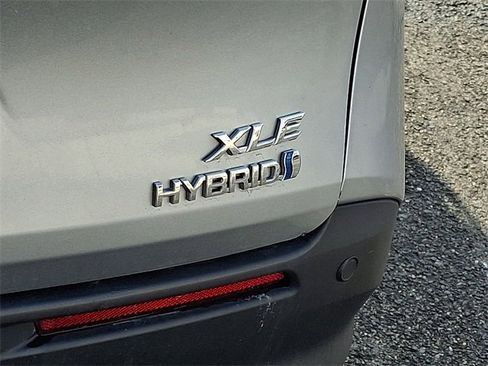 Used 2024 Toyota Sienna XLE image 35