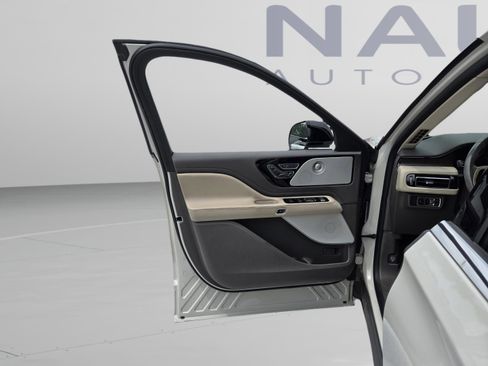 Used 2020 Lincoln Aviator Reserve w/ Equipment Group 202A AWD/4WD image 8