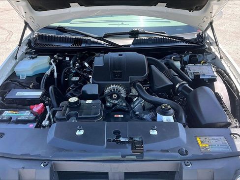 Used 2005 Lincoln Town Car Signature image 28