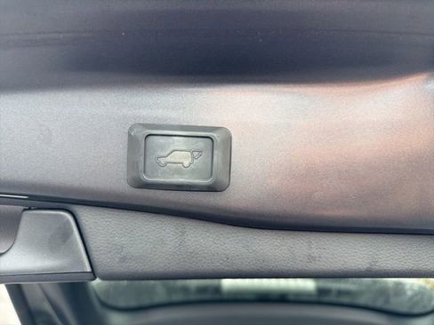 Used 2020 Toyota RAV4 XLE Premium image 20