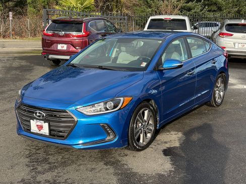 Used 2017 Hyundai Elantra Limited image 3