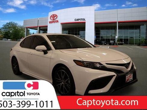 Used 2023 Toyota Camry SE AWD/4WD image 1