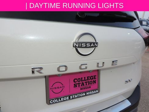Certified 2023 Nissan Rogue SV FWD image 11