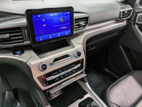 Used 2022 Ford Explorer XLT w/ Equipment Group 202A image 11