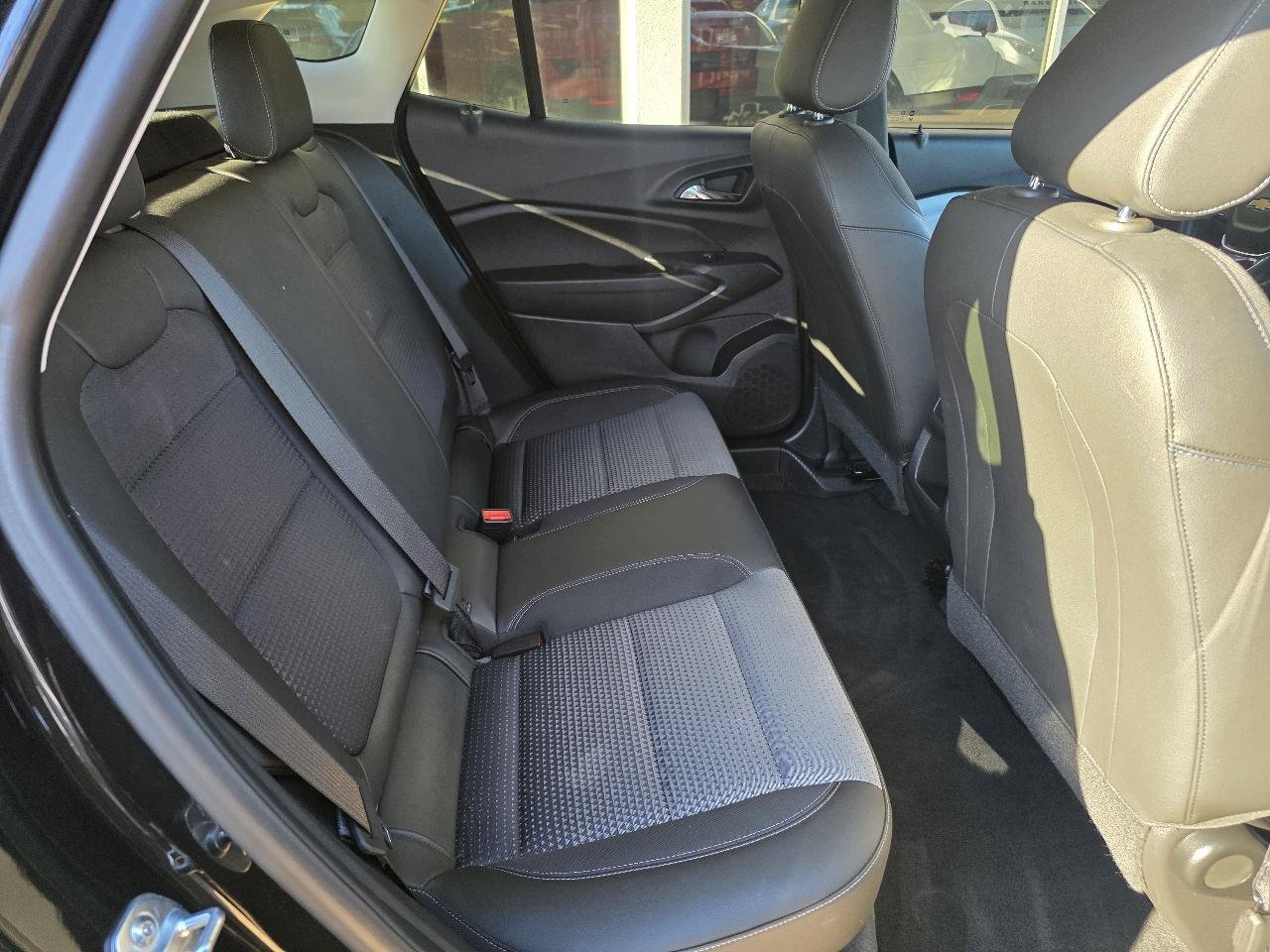 Used 2025 Chevrolet Trax LT w/ Driver Confidence Package FWD image 22