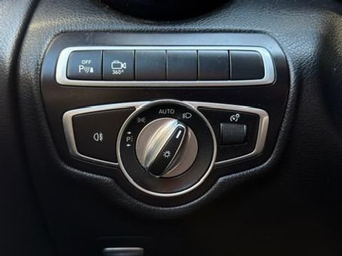 Used 2019 Mercedes-Benz GLC 300 4MATIC image 33
