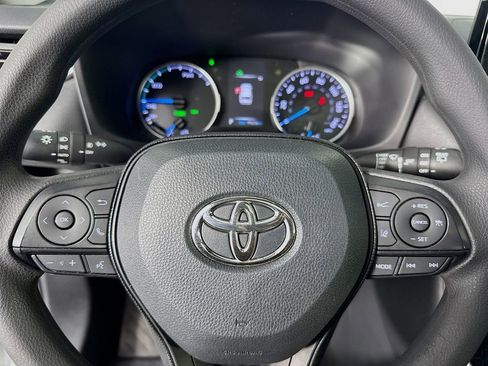 Used 2021 Toyota RAV4 XLE w/ Convenience Package image 16