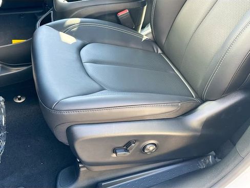 New 2026 Chrysler Pacifica Select image 20