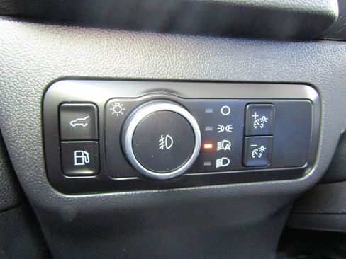 Used 2025 Ford Escape Platinum w/ Class II Trailer Tow Package AWD/4WD image 26
