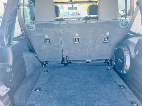 Used 2018 Jeep Wrangler Unlimited Sahara w/ Uconnect 4C Nav & Sound Group image 37