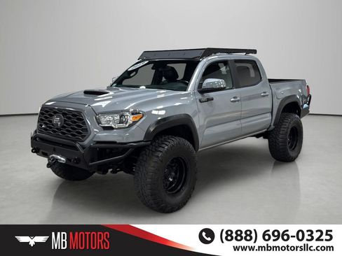 Used 2019 Toyota Tacoma TRD Off-Road AWD/4WD image 1