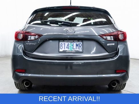 Used 2017 MAZDA MAZDA3 Touring image 5