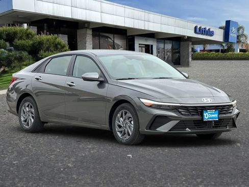New 2026 Hyundai Elantra Blue image 10
