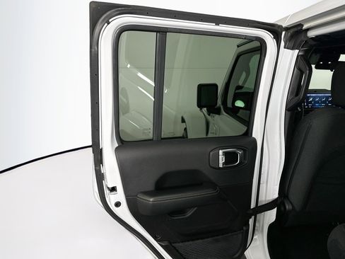 Used 2024 Jeep Wrangler Unlimited Sahara AWD/4WD image 24