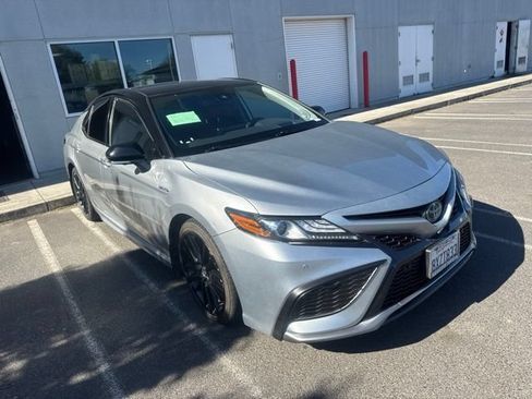 Used 2021 Toyota Camry XSE w/ Navigation Upgrade Package FWD image 3
