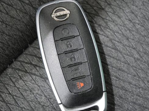 Used 2025 Nissan Rogue SV image 26