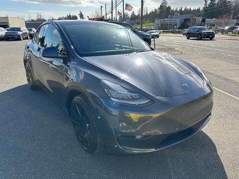Used 2021 Tesla Model Y Standard Range 4dr Crossover image 8
