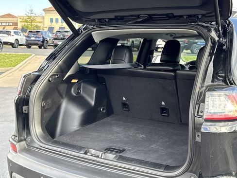 Used 2019 Jeep Cherokee Limited AWD/4WD image 20