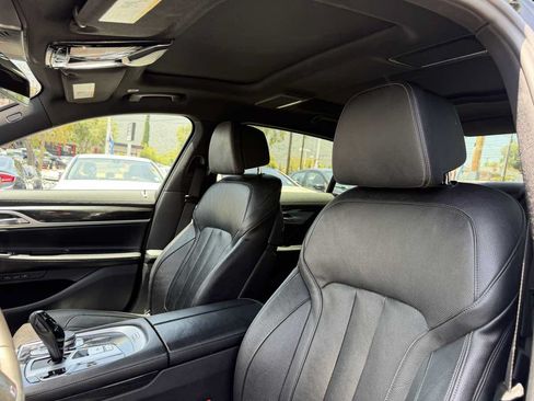 Used 2020 BMW 740i w/ M Sport Package RWD image 23