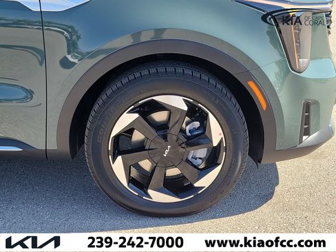 Certified 2026 Kia Sorento EX FWD image 7