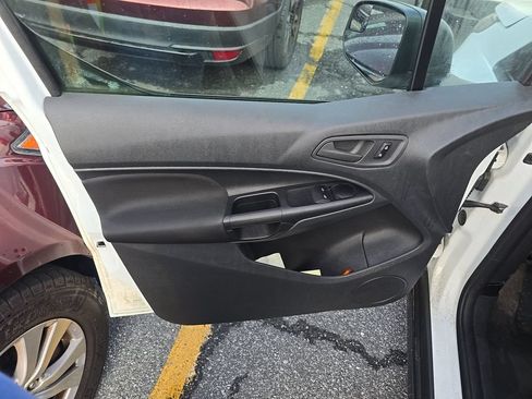 Used 2016 Ford Transit Connect XL FWD image 9