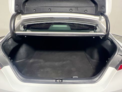 Used 2018 Toyota Camry SE FWD image 33