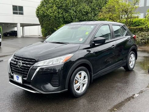 Used 2021 Nissan Kicks S FWD image 3
