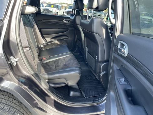 Used 2021 Jeep Grand Cherokee Laredo X image 28