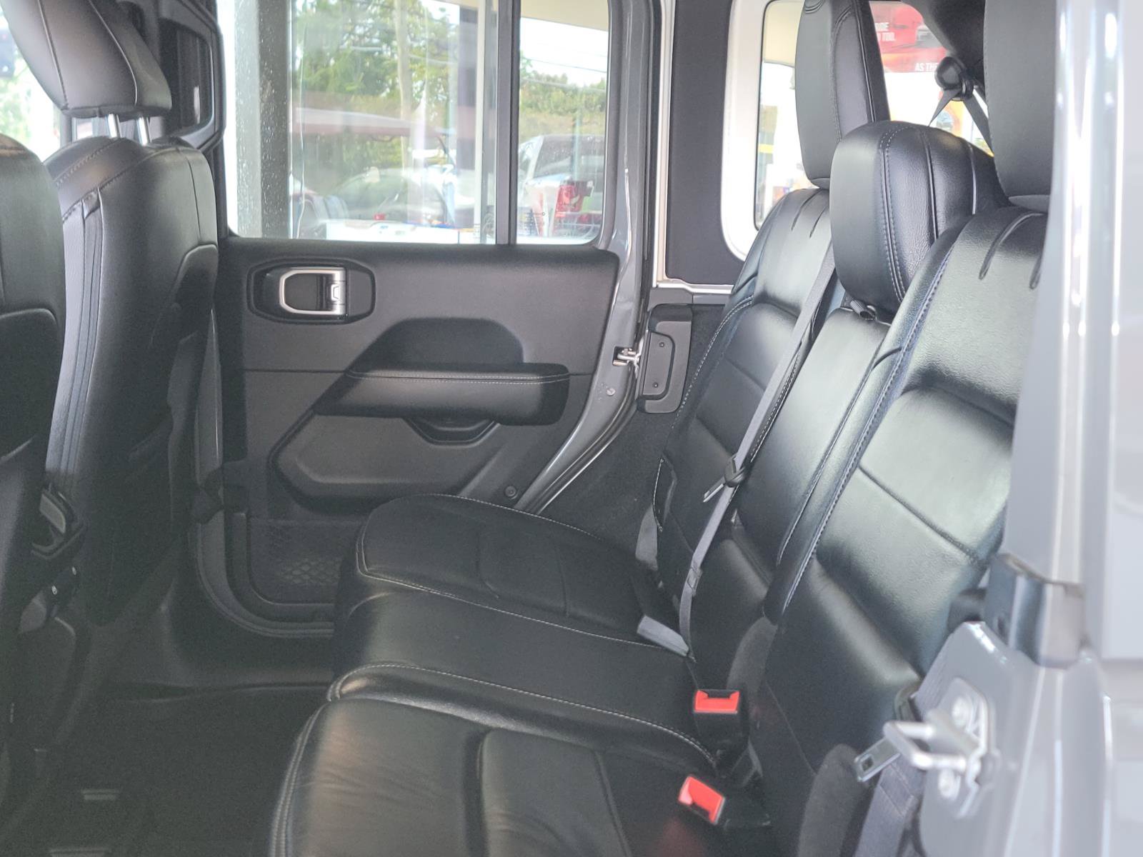Used 2019 Jeep Wrangler Unlimited Sahara w/ Quick Order Package 24M Moab AWD/4WD image 12