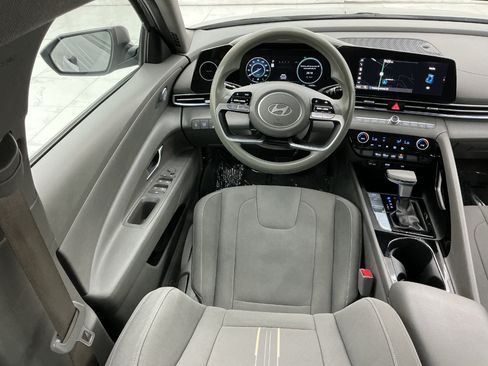 Used 2024 Hyundai Elantra Blue FWD image 32
