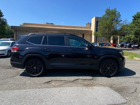 Certified 2024 Volkswagen Atlas SE AWD/4WD image 2