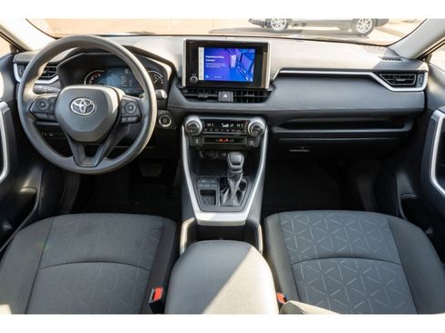 Used 2025 Toyota RAV4 XLE image 17